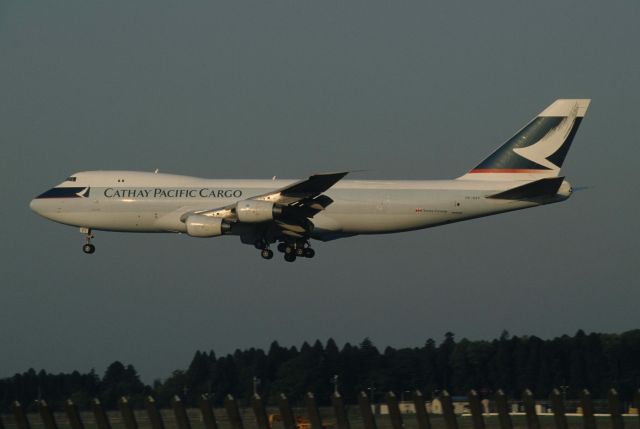 Boeing 747-200 (VR-HVY) - Short Final at Narita Intl Airport rwy16R on 1997/04/27