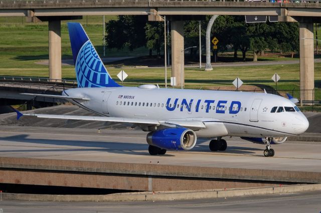 Airbus A319 (N809UA)