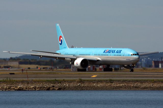 BOEING 777-300ER (HL7204)