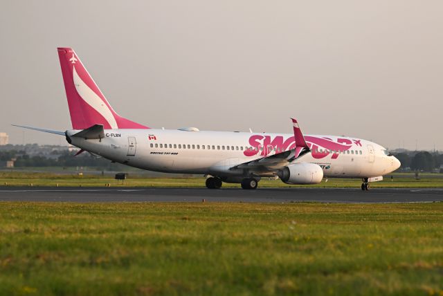 Boeing 737-800 (C-FLBV)
