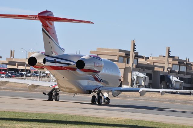 Bombardier Challenger 300 (N800BD)