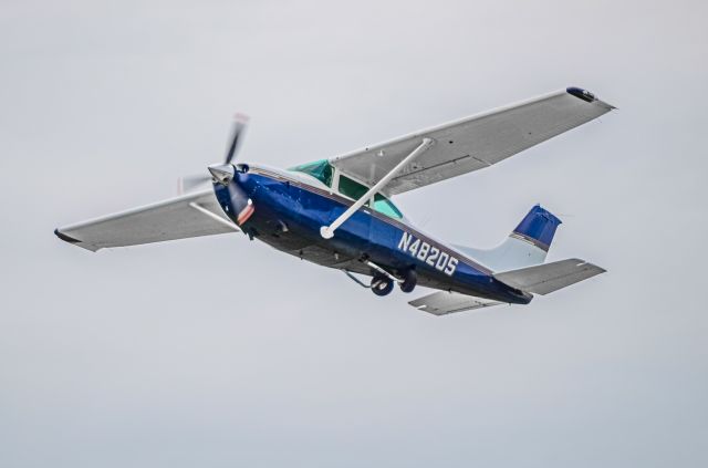 Cessna Skylane (N4820S)