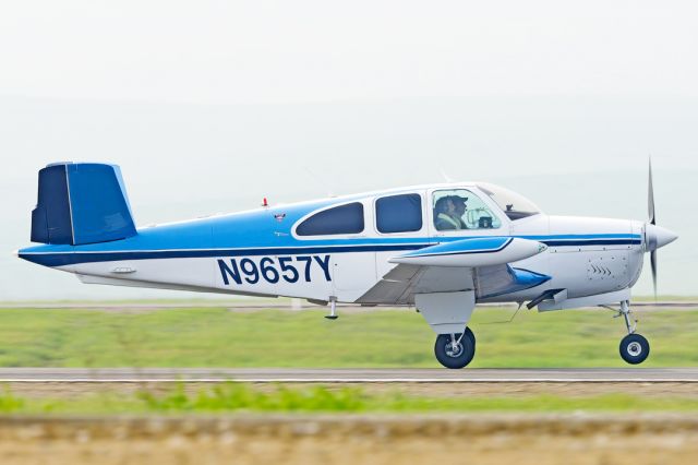 Beechcraft 35 Bonanza (N9657Y) - Beech P35 Beechcraft Bonanza departs Byron Airport, January 2022.