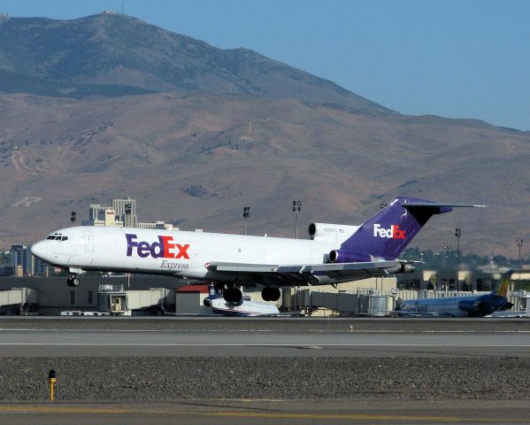 Boeing 727-100 (N282FE) - Early morning arrival on runway 16R