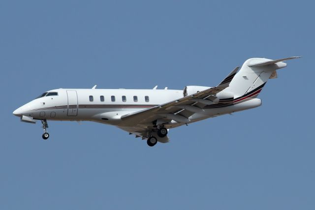 Canadair Challenger 350 (CS-CHB) - 20/08/2022: Flight from valrncia, Spain, on final to runway 30.