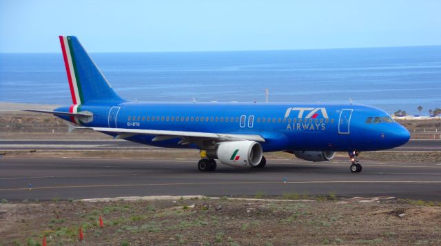 Airbus A320 (EI-DTO)