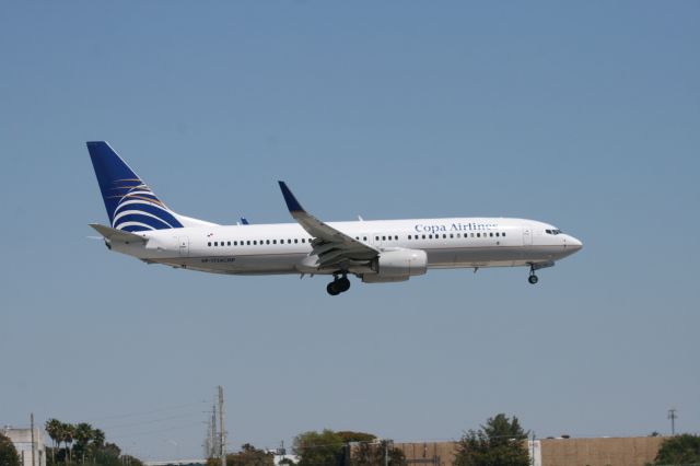 Boeing 737-800 (HP-1724CMP)
