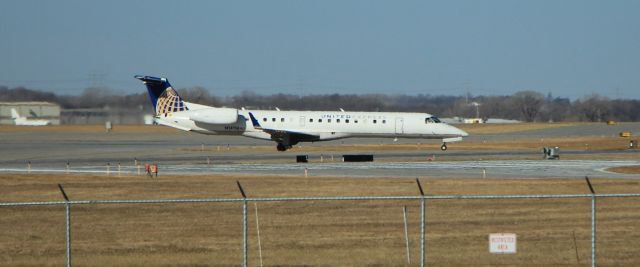 Embraer ERJ-145 (N14116) - 12/16/17 E145XR taxiing to Rwy 32 for departure to KORD