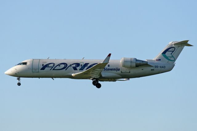 Canadair Regional Jet CRJ-200 (S5-AAD)