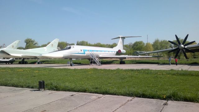 — — - TU-134ubl