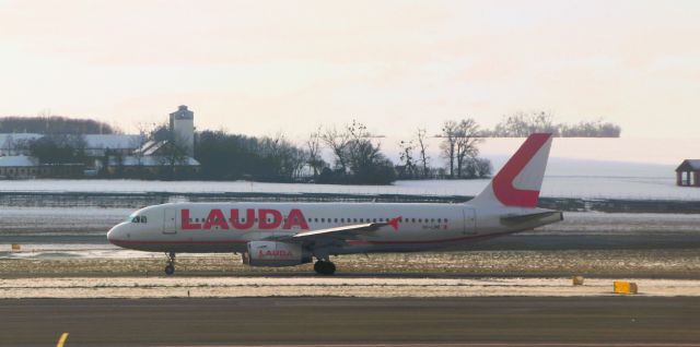 Airbus A320 (9H-LMB) - 12/7/23 taxiing out to Rwy 29