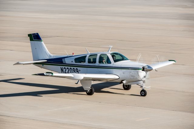 Beechcraft Bonanza (33) (N22099)