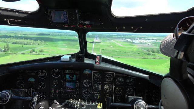 — — - View from Cockpit landing 34L KEUG in Aluminum Overcast B-17