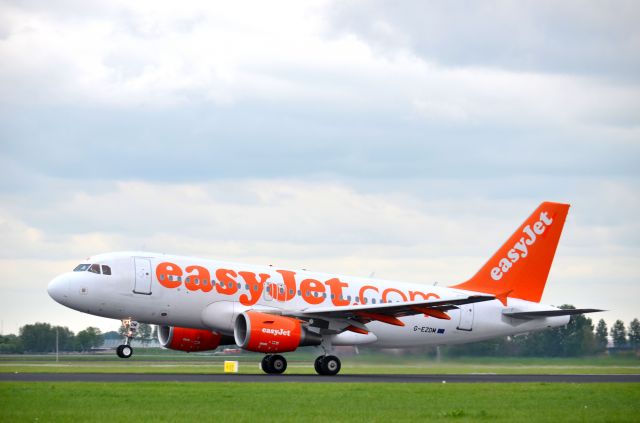 Airbus A319 (G-EZDM)