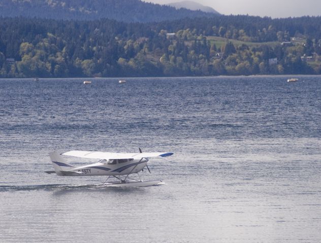 Cessna Skyhawk (C-FSTY)