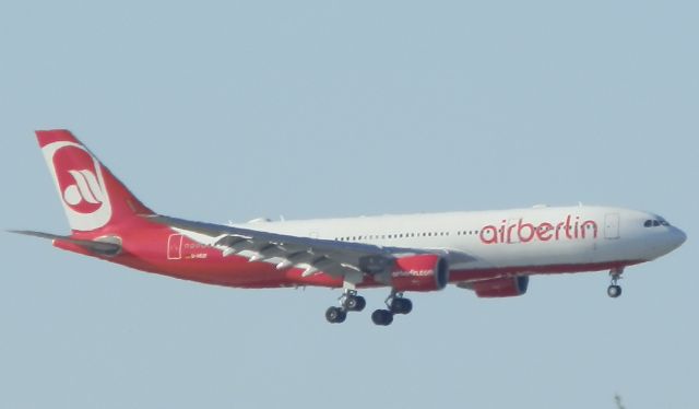 Airbus A330-200 (D-ABXF)