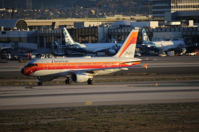 Airbus A319 (N742PS)