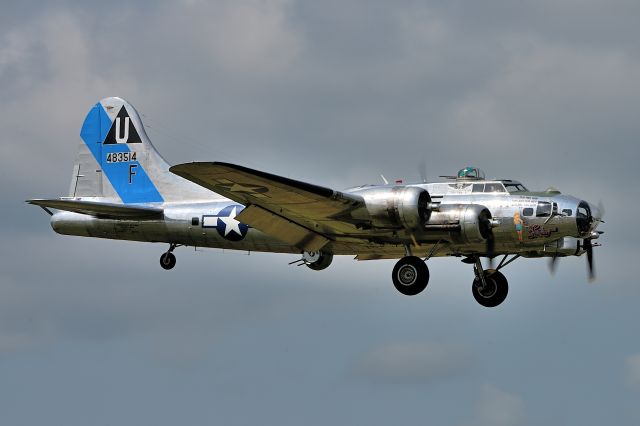 Boeing B-17 Flying Fortress (N9323Z) - Boeing B-17 Flying Fortress Sentimental Journey 483514br /br /Civil Registration: N9323Zbr /br /Owned/Operated by the Commemorative Air Force, Mesa AZ