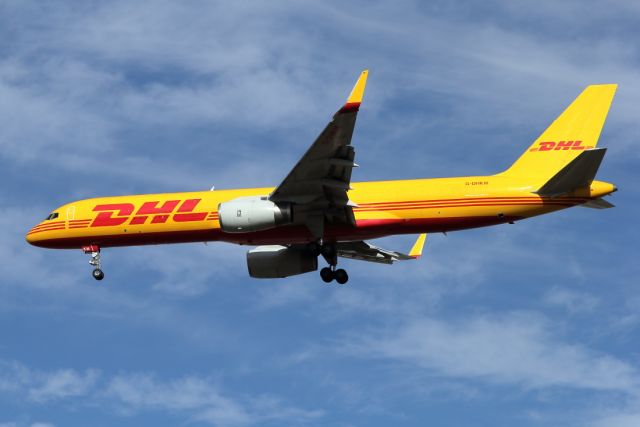 Boeing 757-200 (G-DHKM) - 12/01/2022: The daily cargo flight from Leipzig (LEJ), Germany, on final to runway 26.