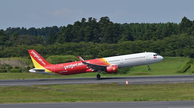 Airbus A321 (VN-A646) - 11.Aug.2024br /Narita International Airport Terminal-1.br /VIETJET AIR Airbus A321(VN-A646)br /br /Takeoff at RWY34L(A).