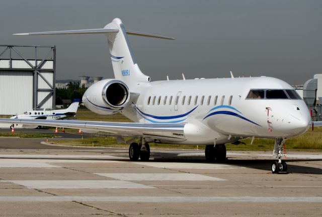 Bombardier Global 5000 (N989RJ)