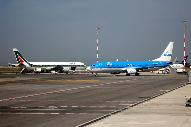 Boeing 737-700 (PH-BXY)