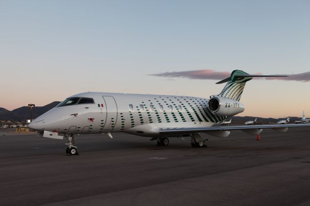 Bombardier Challenger 300 (XA-VFV)