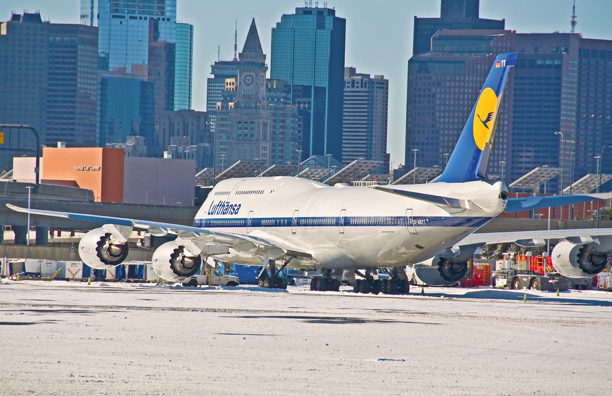 BOEING 747-8 (D-ABYT) - Special Retro Livery 