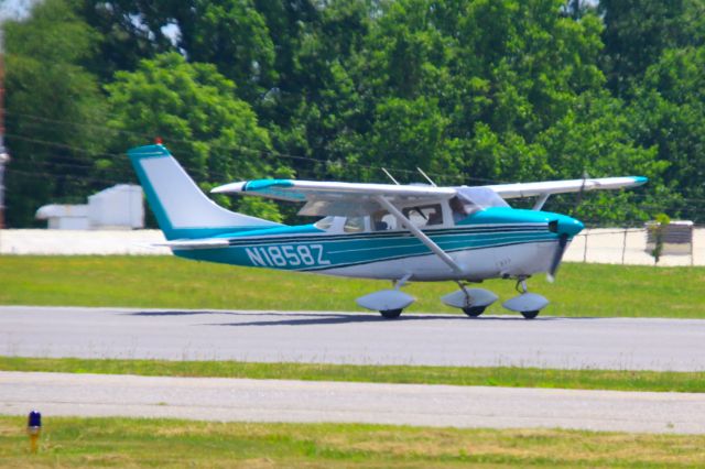 Cessna 205 (N1858Z)