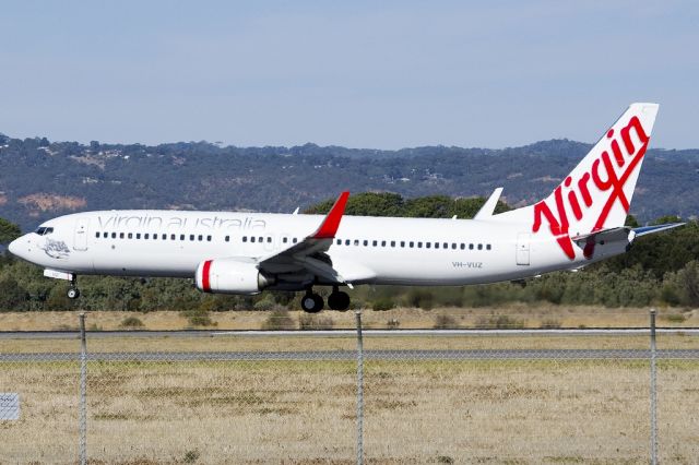 Boeing 737-800 (VH-VUZ) - Putting down on runway 05. Friday 19th April 2013.