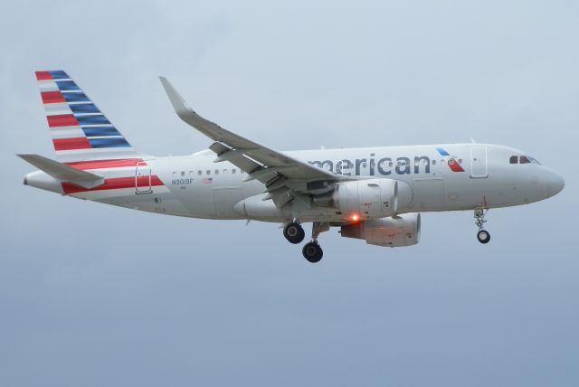 Airbus A319 (N9019F)
