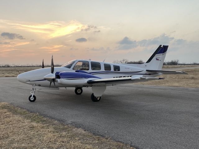 Beechcraft Baron (58) (N158YB)