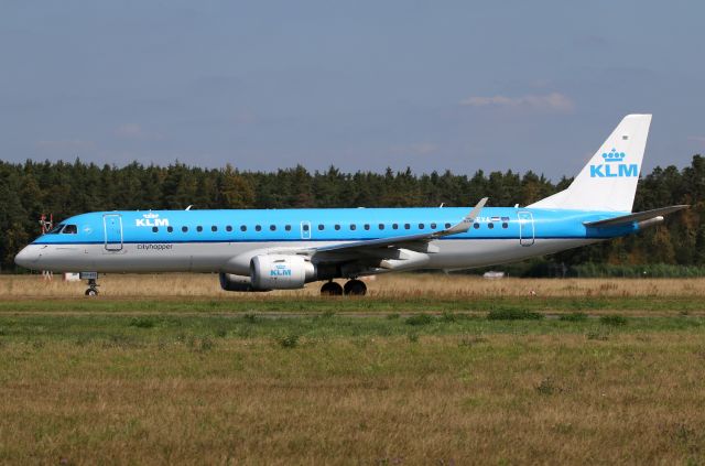 Embraer ERJ-190 (PH-EXA)