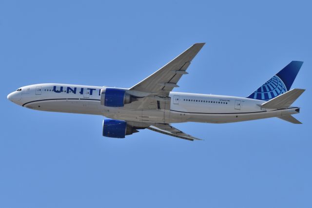 Boeing 777-200 (N78005) - 05-07-22