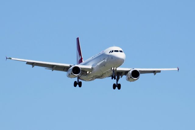 Airbus A320 (VH-UVO) - Airbus A320-232 cn 2453. QantasLink VH-UVO name "Mottlecah" final rwy 06 YPPH 19 February 2021