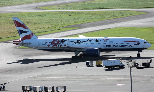 Boeing 777-200 (G-YMML)