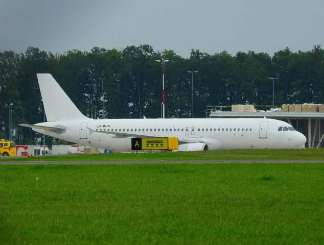 Airbus A320 (LZ-MDK) - EPLB