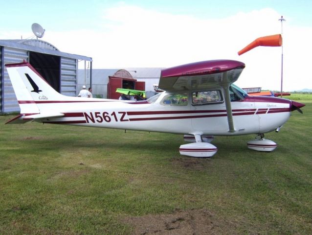 Cessna Skyhawk (N561Z)