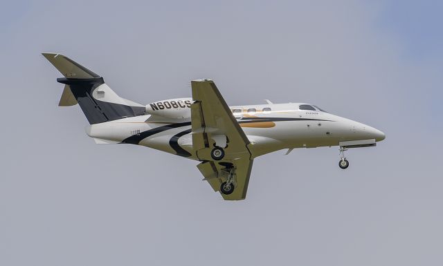 Embraer Phenom 100 (N608CS) - Runway 02L arrival @KDPA.