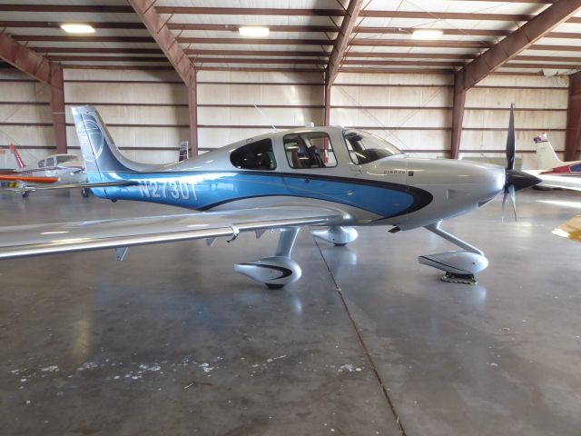 Cirrus SR-22 (N273DT)