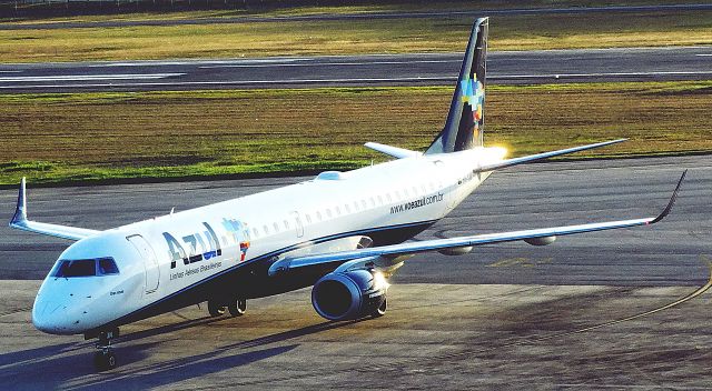 Embraer ERJ-190 (PR-AXN) - EMBRAER ERJ-190-200 LR