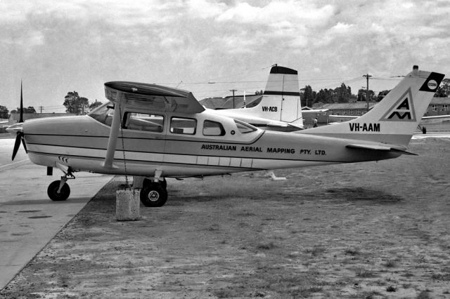 De Havilland Canada DHC-2 Mk1 Beaver (VH-AAM) - AUSTRLALIAN AERIAL MAPPING P/L - CESSNA TU206A TURBO SUPER SKYWAGON - REG VH-AAM (CN U206-0511) - BANKSTOWN AIRPORT SYDNEY NSW. AUSTRALIA - YSBK 26/3/1979