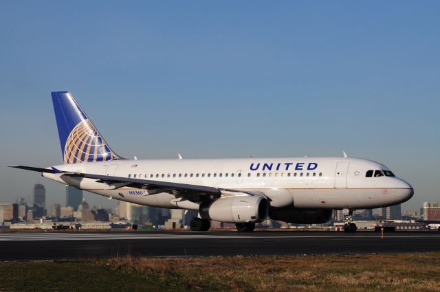 Airbus A319 (N836UA) - 1st upload of N836UA on FllightAware ! Coming onto 33L from charlie taxiway.