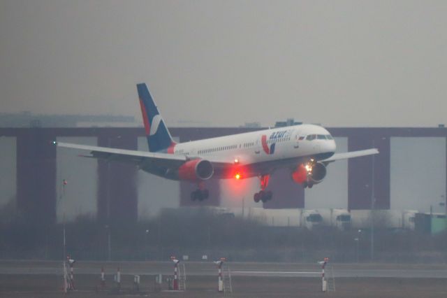 Boeing 757-200 (RA-73076)
