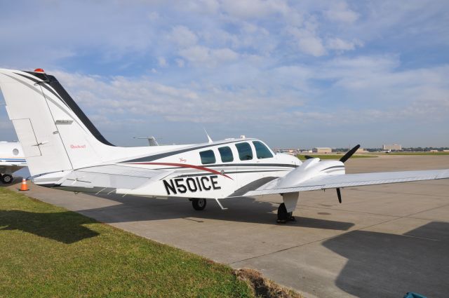 Beechcraft Baron (58) (N501CE)