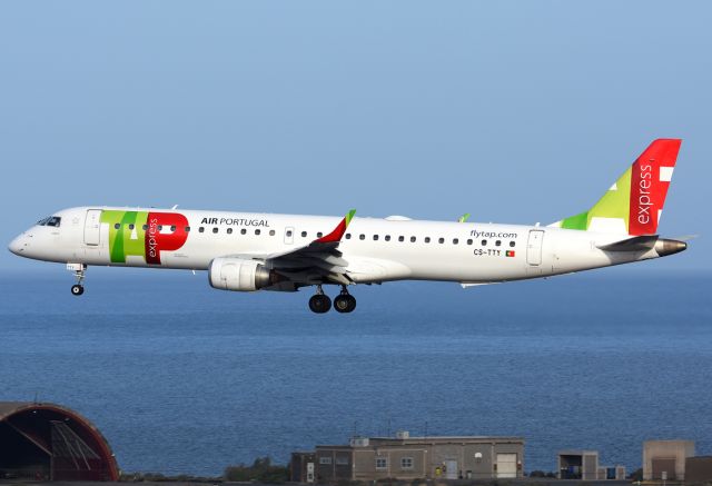 EMBRAER 195 (CS-TTY)