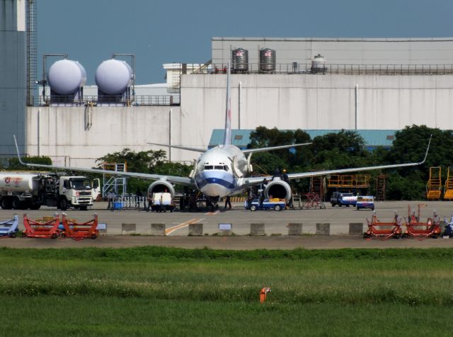 Boeing 737-800 (B-18612)