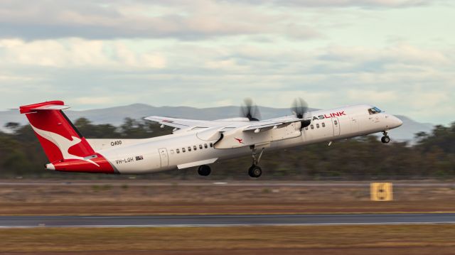 de Havilland Dash 8-400 (VH-LQH)