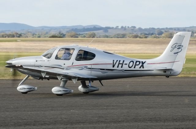 Cirrus SR-22 (VH-OPX)