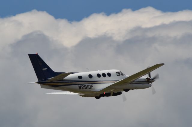 Beechcraft King Air 90 (N291DF) - DAVIS & FLOYD AVIATION LLC (Davis & Floyd Engineering) departing KCLT - 5/6/21